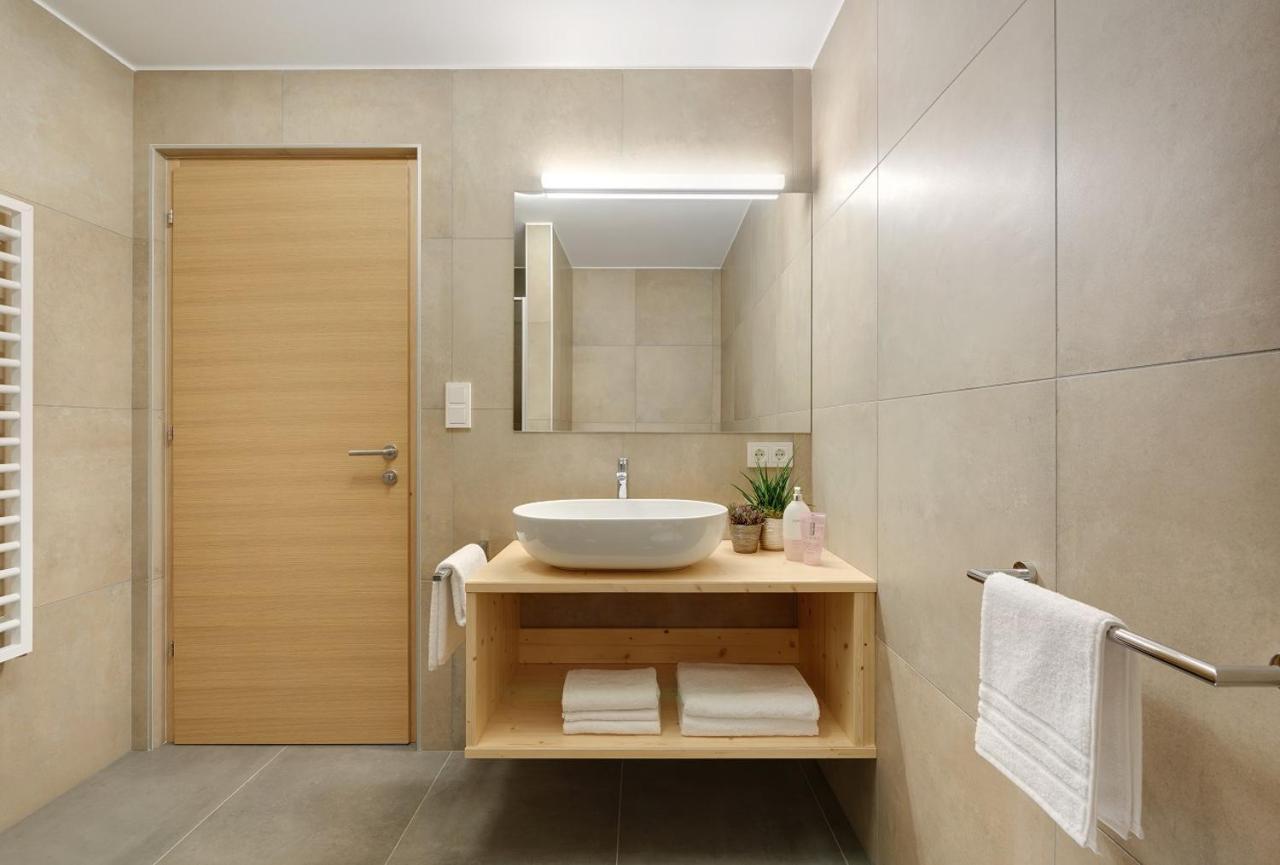 Ariala Apartments ฟัลเซส ภายนอก รูปภาพ